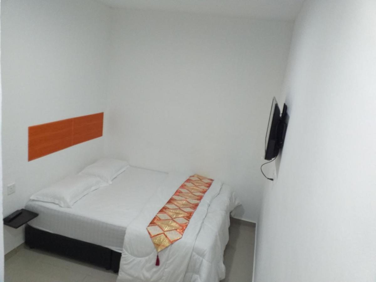 Orange Villa Hotel Near Palm Mall סרמבאן מראה חיצוני תמונה