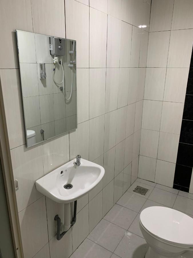 Orange Villa Hotel Near Palm Mall סרמבאן מראה חיצוני תמונה